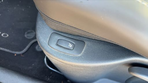 Renault Clio 0.9 TCe 90 - Intiale Paris – 2016 – 96153 km – Essence – Boîte Manuelle — photo 2