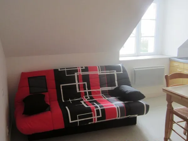 Particulier loue studio libre meublé 30 m² studio meublé libre 380 euros mensuels
