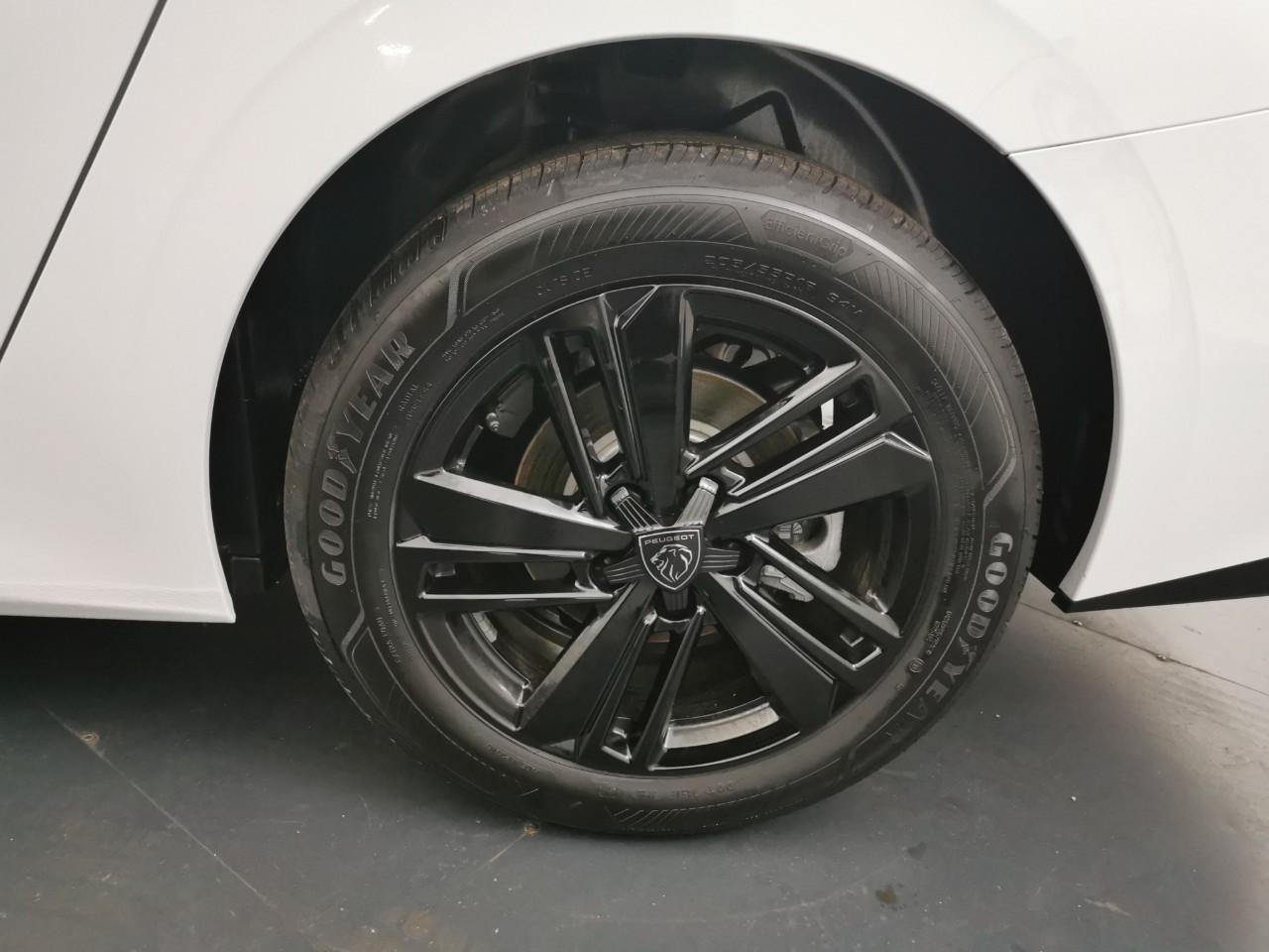 Peugeot 308 sw hybrid 145 e-dcs6 style — photo 16