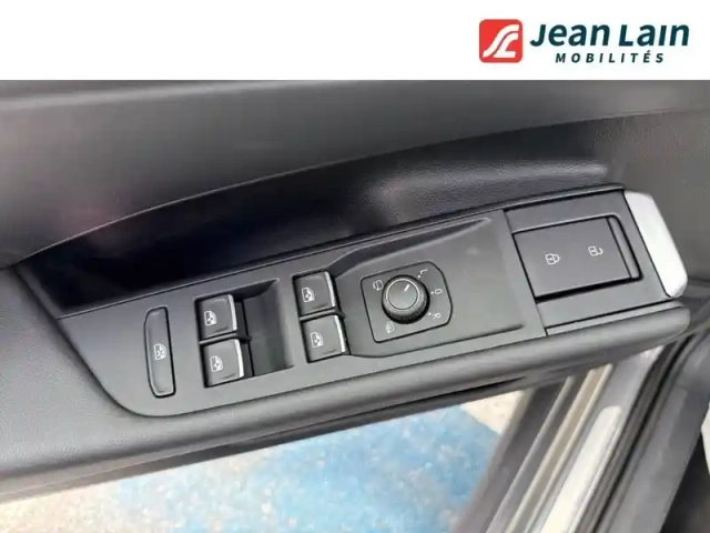 Volkswagen T-Roc 1.5 etsi evo2 hybrid 150 ch dsg7 — photo 15