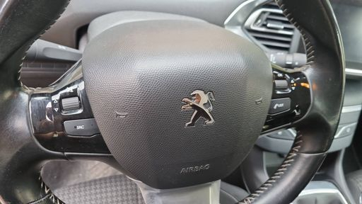 Peugeot 308 1.2 PureTech 110 - Allure – 2018 – 112497 km – Essence – Boîte Manuelle — photo 15