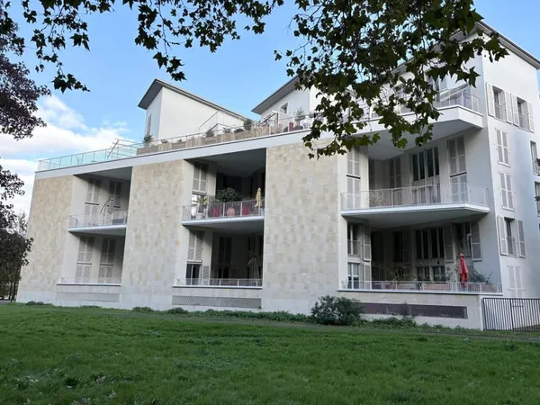 LA BASTIDE, APPT T4 EN DUPLEX DE 158 m² avec Terrasse et parking
