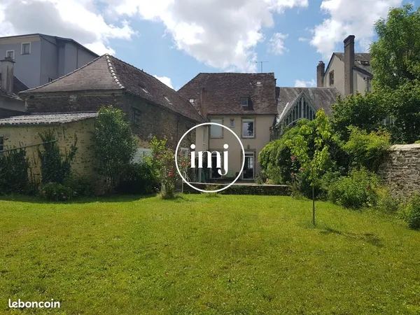 Maison 7 pièces 180 m²