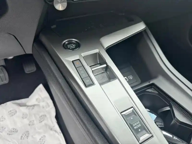 Peugeot 308 hybrid 145 e-dcs6 allure — photo 24