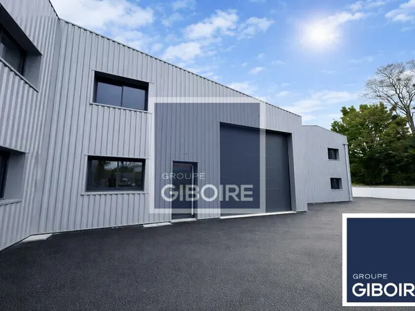 Local industriel 283 m²