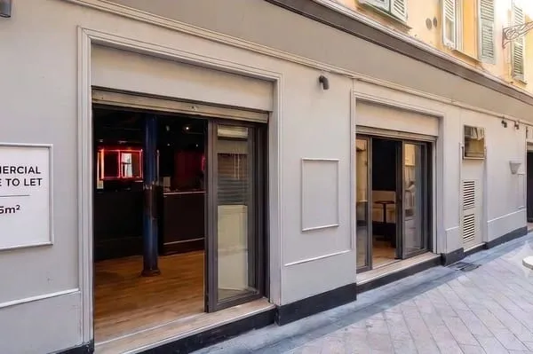 Local commercial 115 m²