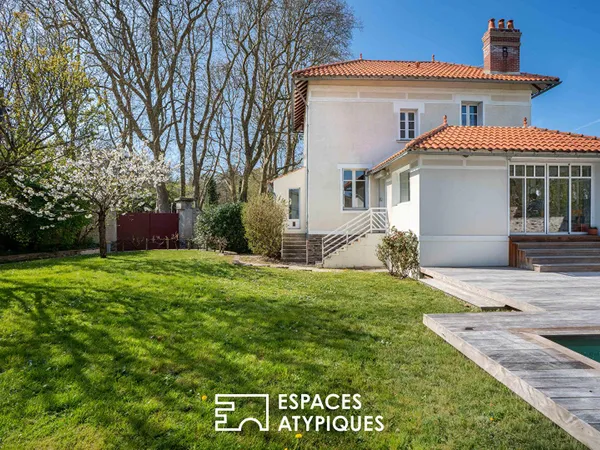 Maison iconique de Vertou bâtie en 1894 et sa pleine vue Sèvre