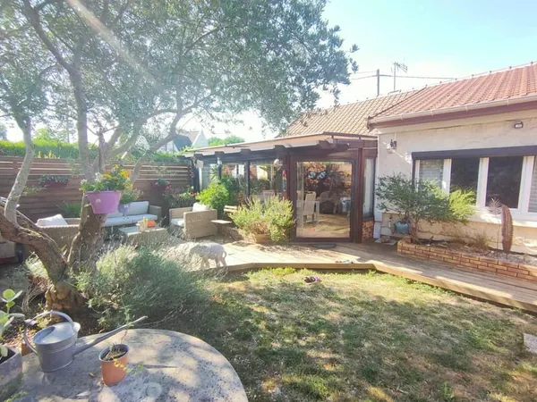 Maison 4 Pièces - 2 chambres - 236 m² terrain