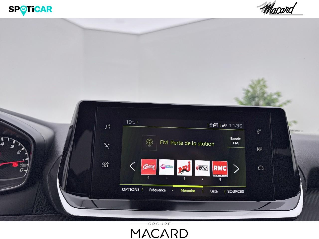 Peugeot 2008 1.5 bluehdi 110ch s&s allure — photo 15