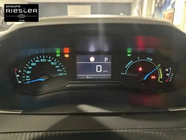 Peugeot 2008 hybrid 145 e-dcs6 — photo 40