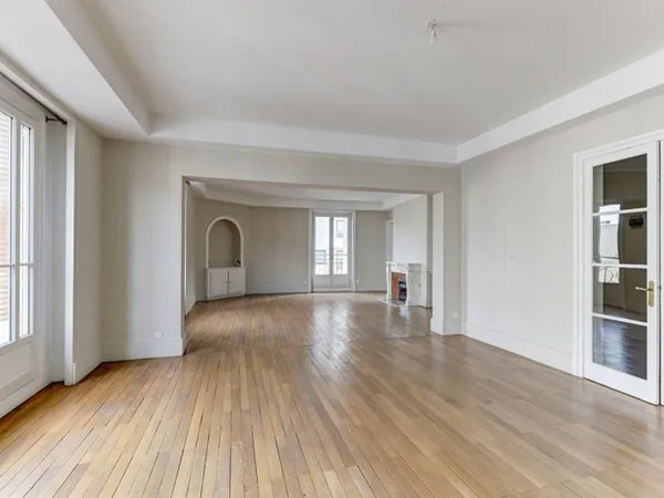 Appartement 5 pièces 209 m²