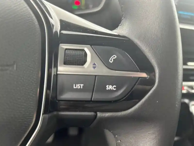Peugeot 208 electrique 50 kwh 136ch — photo 18