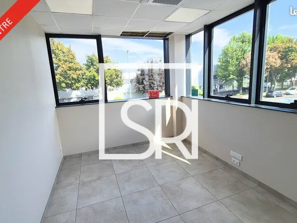 Bureaux 81 m² CLERMONT FERRAND