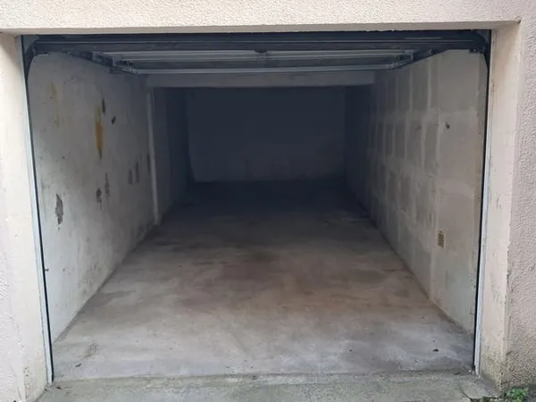 Parking/Garage
