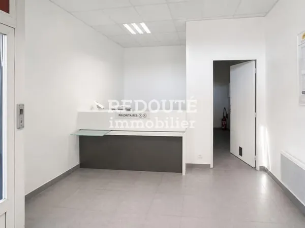 À LOUER - LOCAL COMMERCIAL ERP - TOUTES ACTIVITES