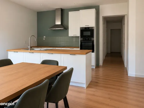 Appartement rénové 110 m² - 2 chambres - Cour privative