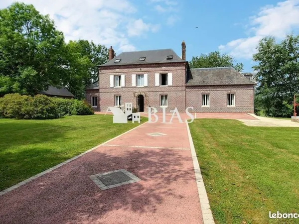 Propriété 8 pièces 182 m²