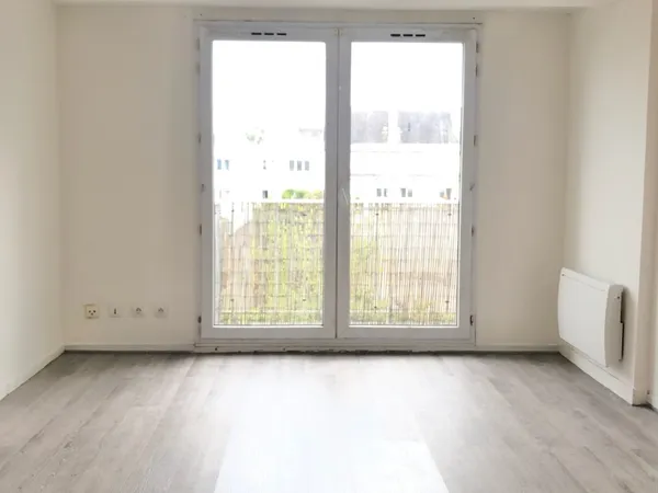 À louer - Beau T2 avec balcon-terrasse et garage fermé - Lorient