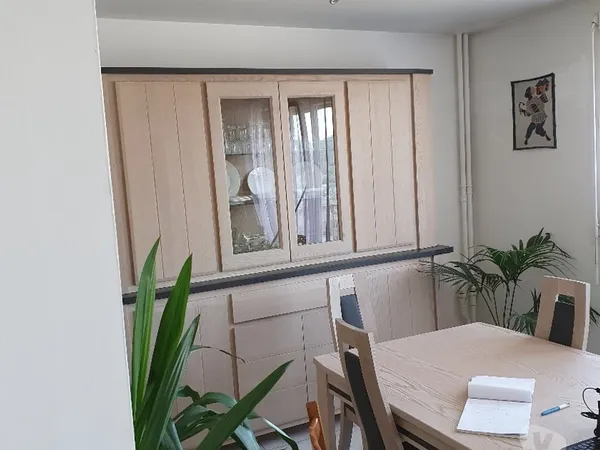 Chambre meublée dans appartement f4 en collocation