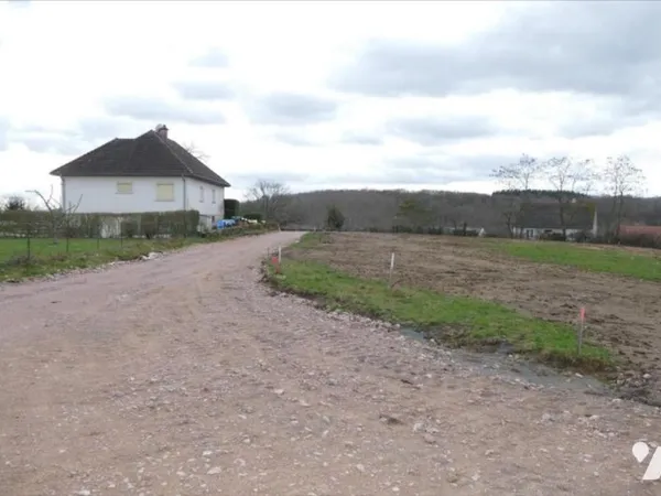 Terrain 767 m²