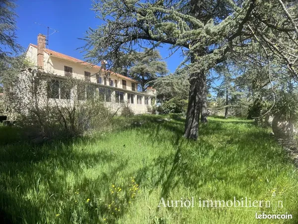 Propriété 12 pièces 330 m²