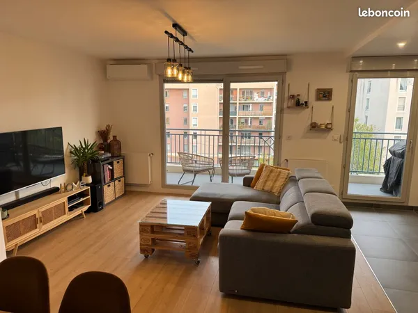 T3 rénové avec terrasse, parking et cave - Lyon 7e