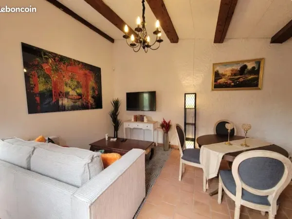 Location haut de villa Ste Maxime Centre