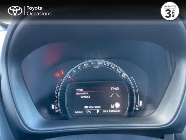 Toyota Aygo x 1.0 vvt-i 72ch design — photo 6