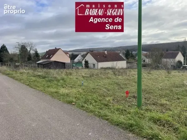 Terrain 374 m²