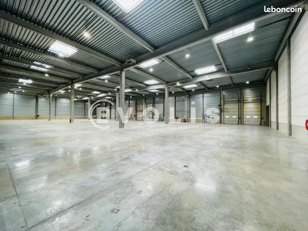 Local industriel 5 978 m²