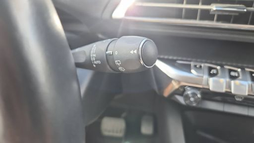 Peugeot 3008 1.6 THP 300 Hybrid4 EAT8 - Allure Pack – 2021 – 98045 km – Hybride rechargeable – Boîte Automatique — photo 2