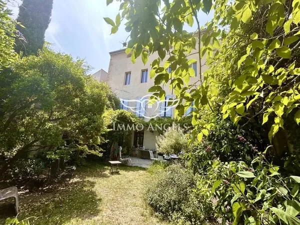 Maison 8 pièces 364 m²