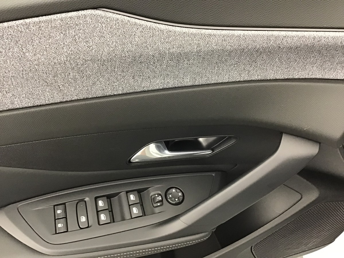 Peugeot 308 — photo 9