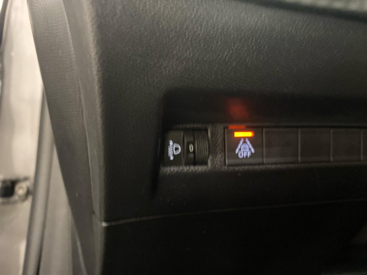 Peugeot 208 puretech 75 s&s bvm5 like — photo 21
