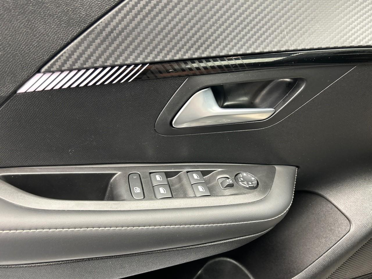 Peugeot 208 100 s&s bvm6 allure — photo 29