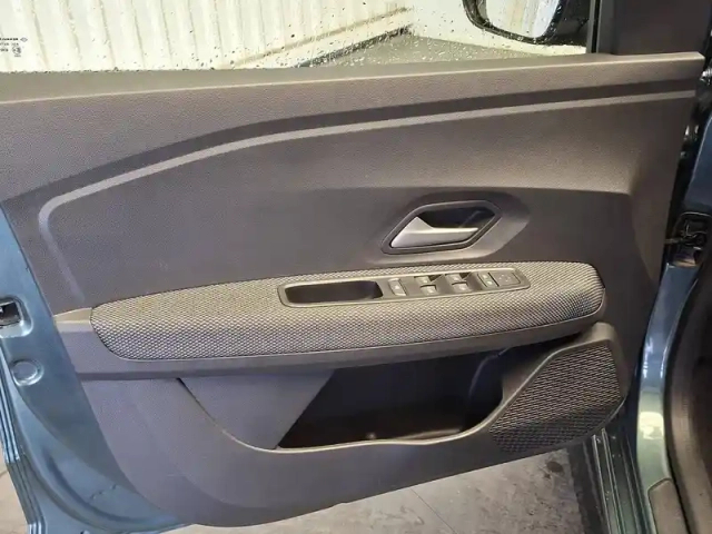 Dacia Sandero tce 90 gsr2 — photo 12
