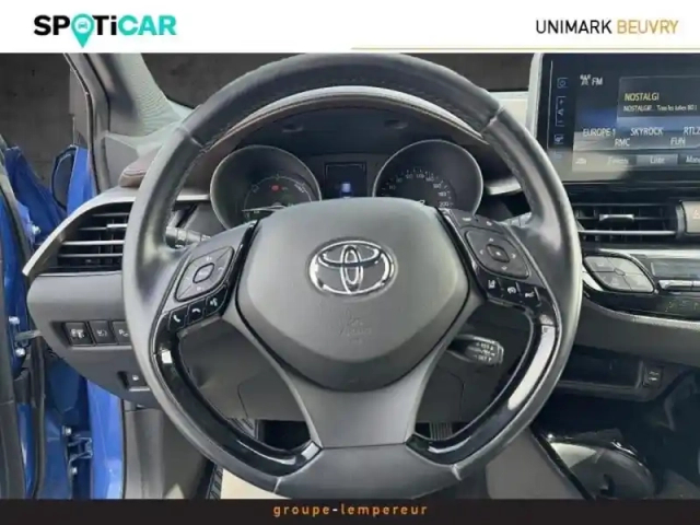 Toyota C-Hr 122h distinctive 2wd e-cvt — photo 12