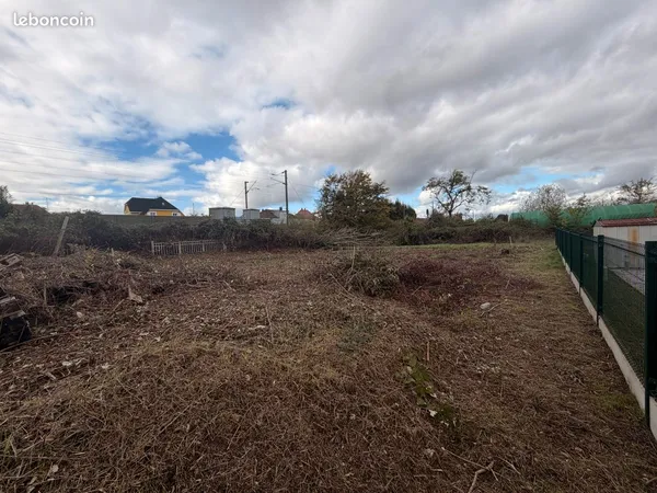 À VENDRE - Terrain constructible viabilisé de 8 ares à Sierentz (68510)