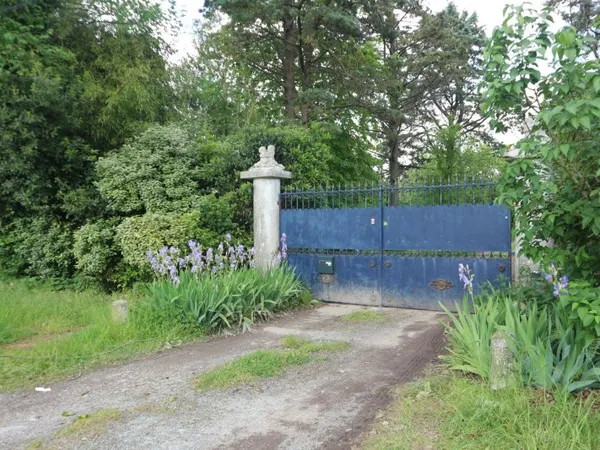 EN EXCLUSIVITE , MAGNIFIQUE TERRAIN CONSTRUCTIBLE, DANS PROP