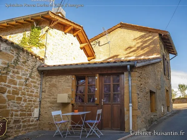 Charme, pierres et coeur de village