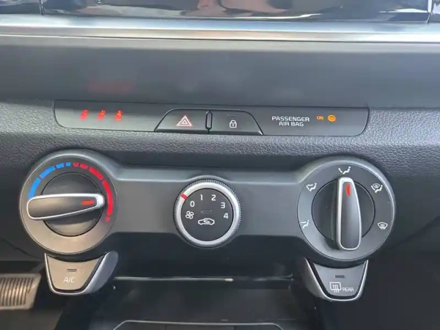 Kia Stonic 1.0 t-gdi 100 ch dct7 — photo 89