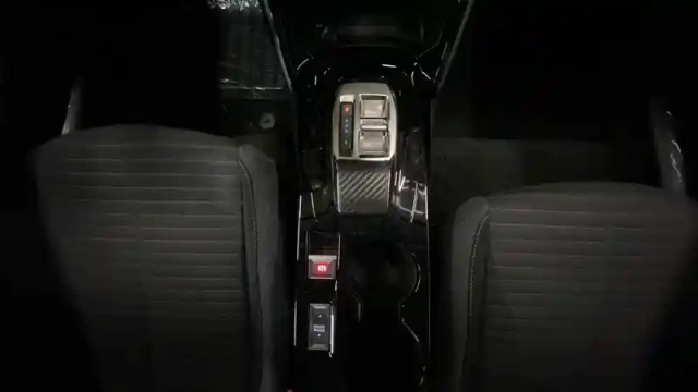 Peugeot 208 electrique 50 kwh 136ch — photo 55