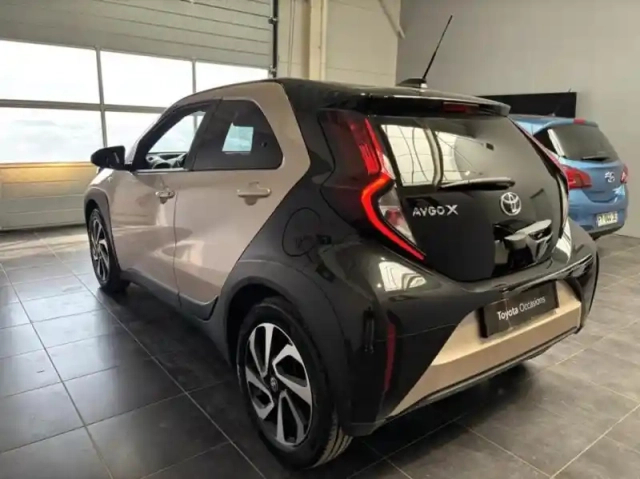 Toyota Aygo x 1.0 vvt-i 72ch design s-cvt — photo 3