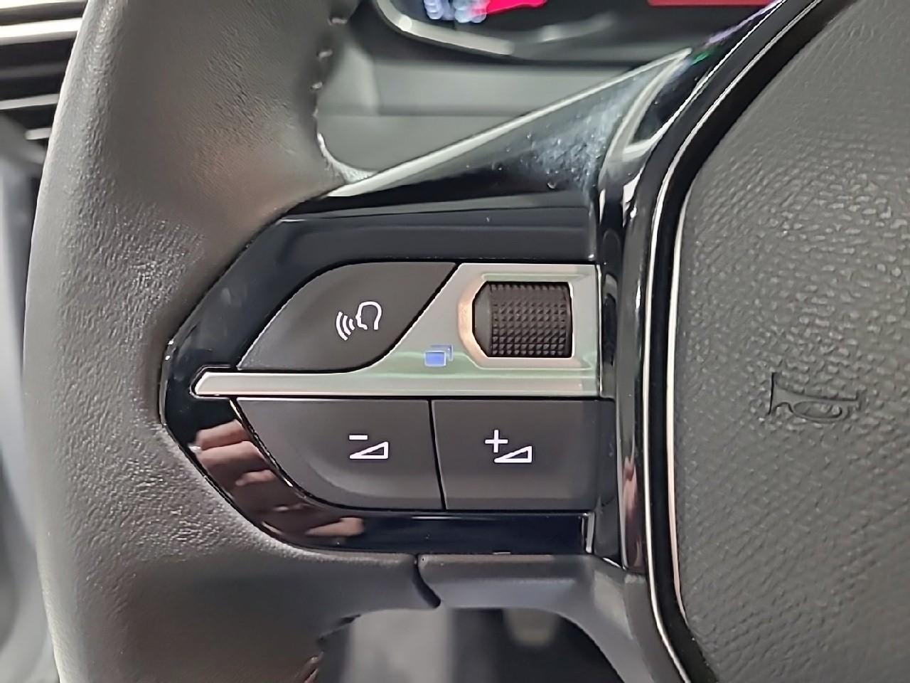 Peugeot 208 puretech 100 s&s bvm6 allure — photo 21