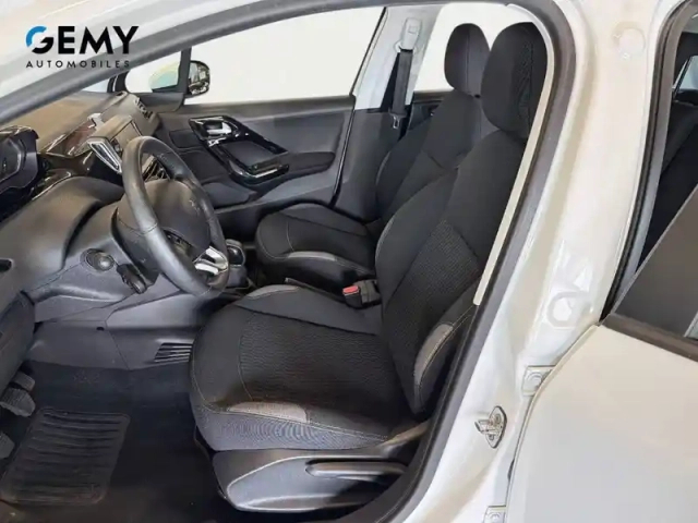 Peugeot 208 1.2 puretech 82ch bvm5 — photo 9