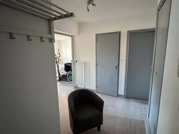 Grand T1 bis vendu loué et meublé