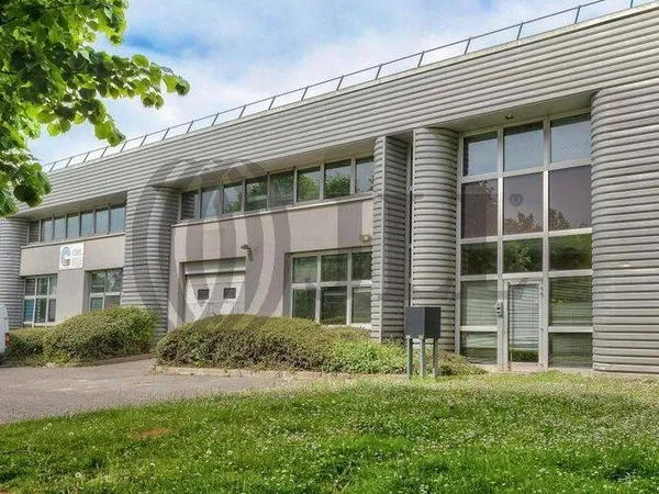 Local d'activité 1087 m²