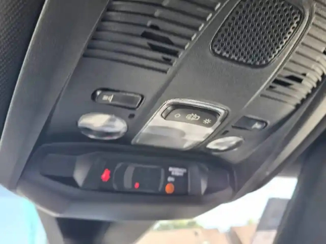 Peugeot 3008 puretech 130ch s&amp;s bvm6 — photo 32
