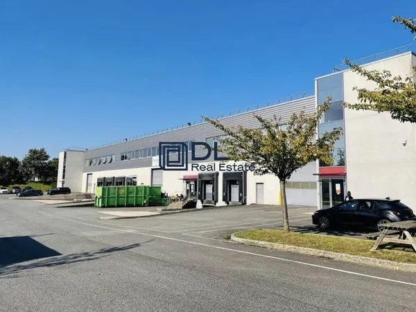 Entrepôt 9628 m²