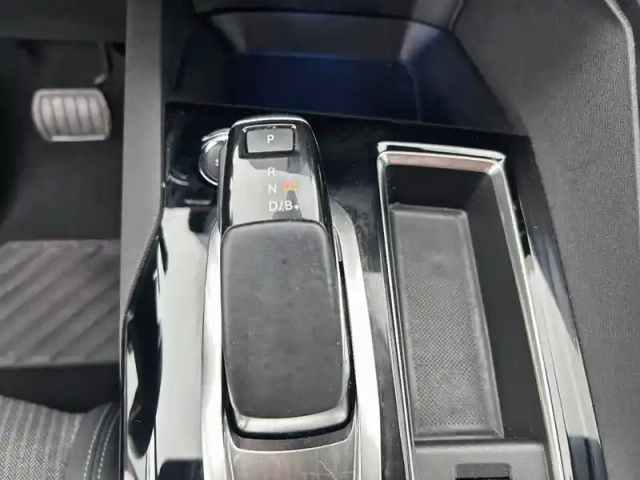 Peugeot 3008 hybrid 225 e-eat8 — photo 14